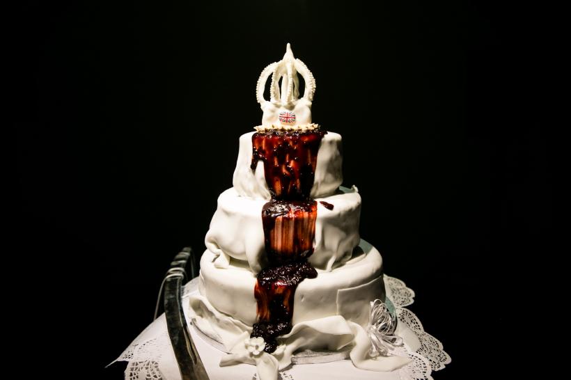 Jesse Darling and Raju Rage, Let Them Eat Cake ----  May One Without Hunger Lift the First Knife, Kachette, 2016. 